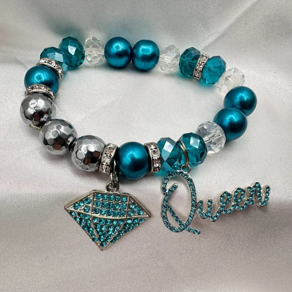 Vintage Y2K Rhinestones Queen Diamond Charm Silver Tone Bracelet Beaded Jewelry